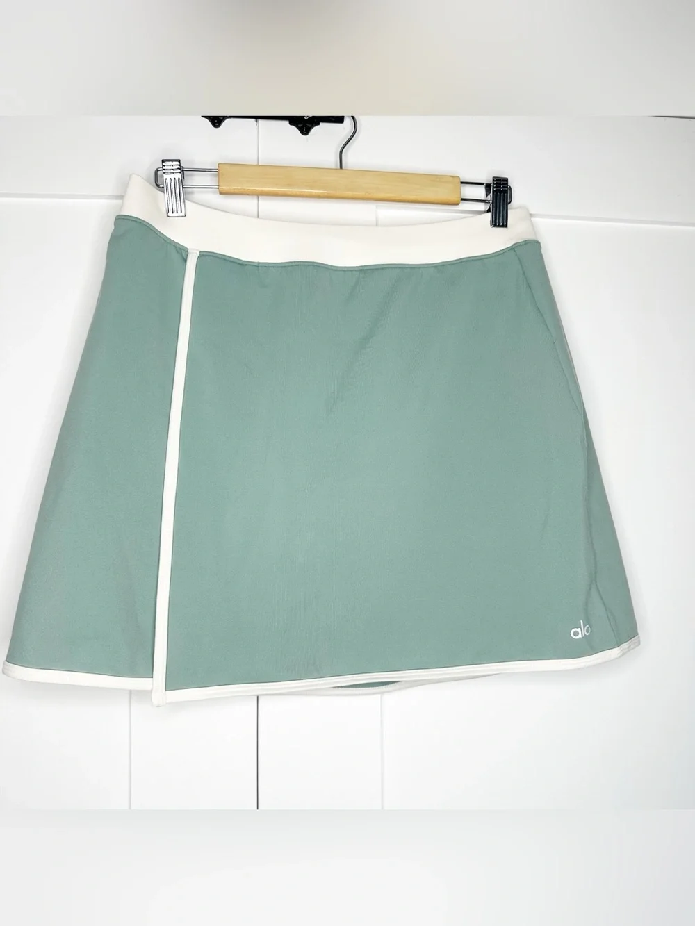 ALO Airbrush Streamlined Skirt Large Botanical green tennis athletic sporty 90’s - Picture 7 of 13